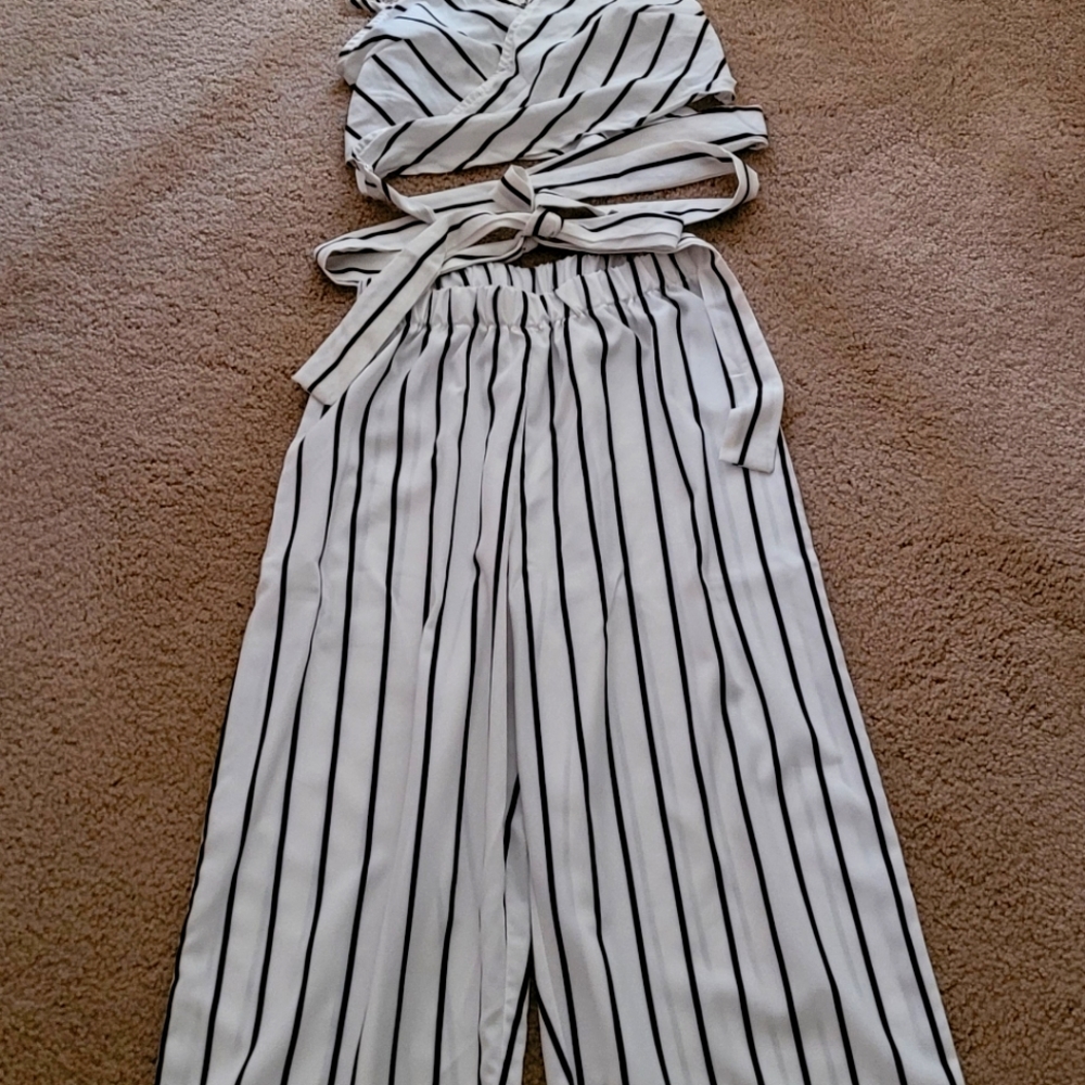 Size S SHEIN striped 2pc Wide Leg Pant set